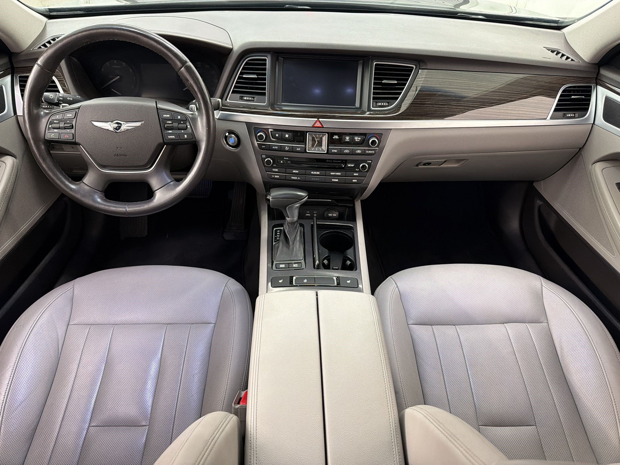 Used 2018 Genesis G80 3.8 AWD/4WD image 15