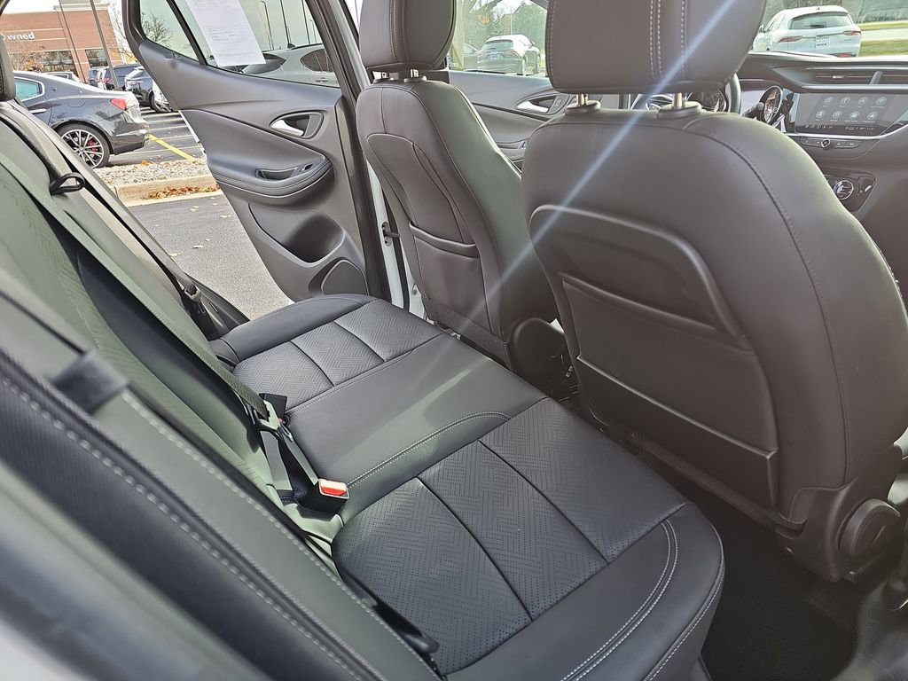 Used 2022 Buick Encore GX Essence w/ Advanced Technology Package image 11