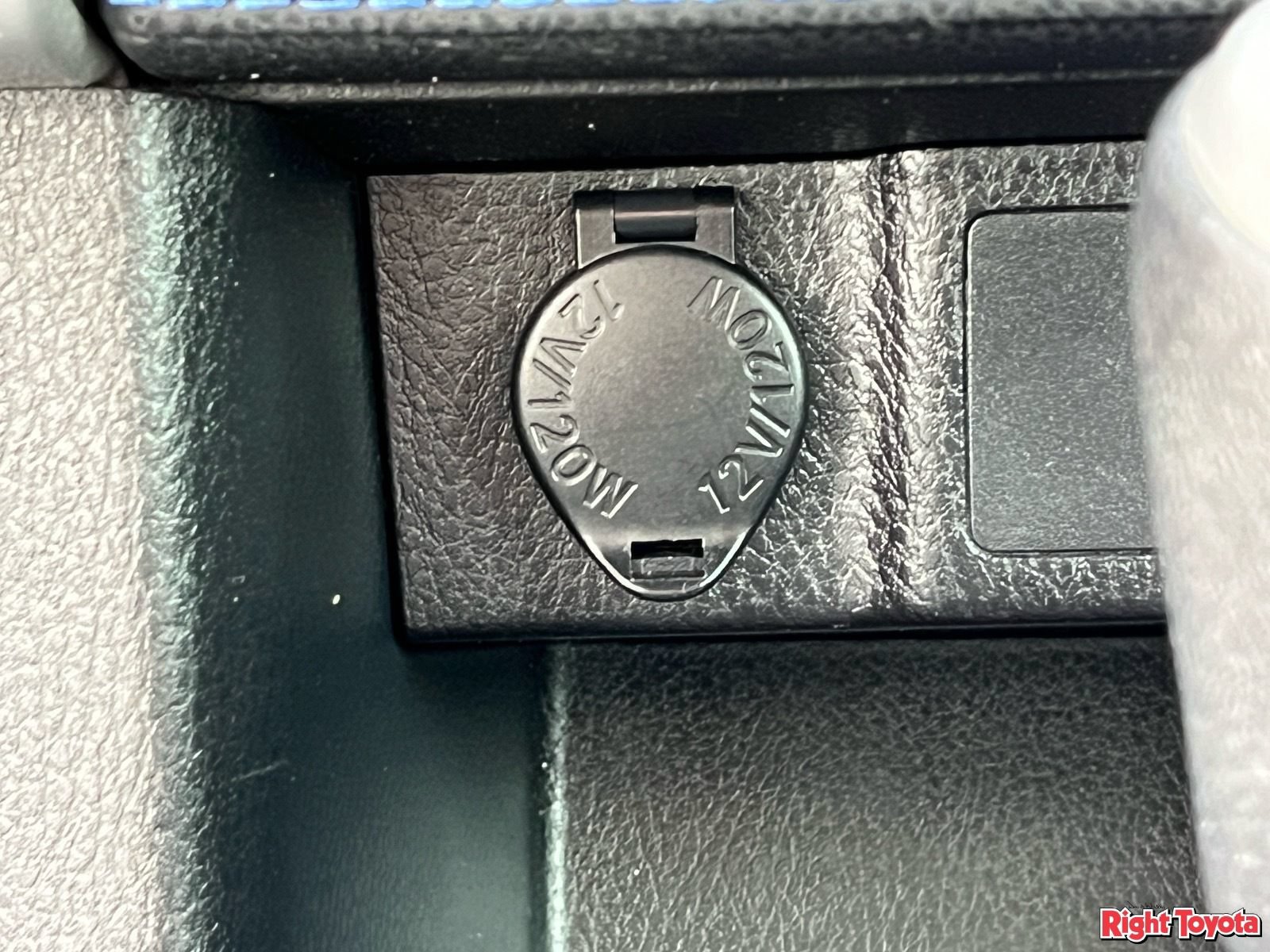 Certified 2018 Toyota Corolla SE FWD image 28