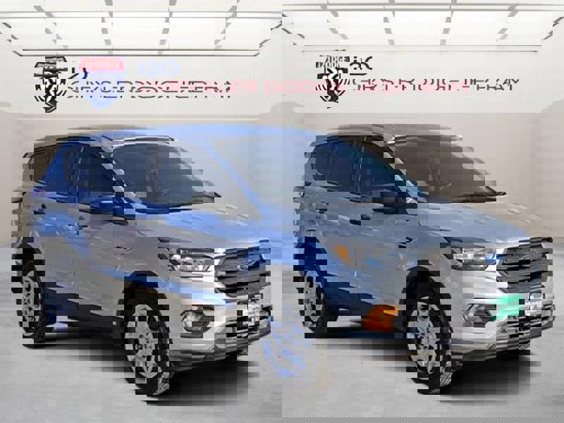 Used 2018 Ford Escape S image 1