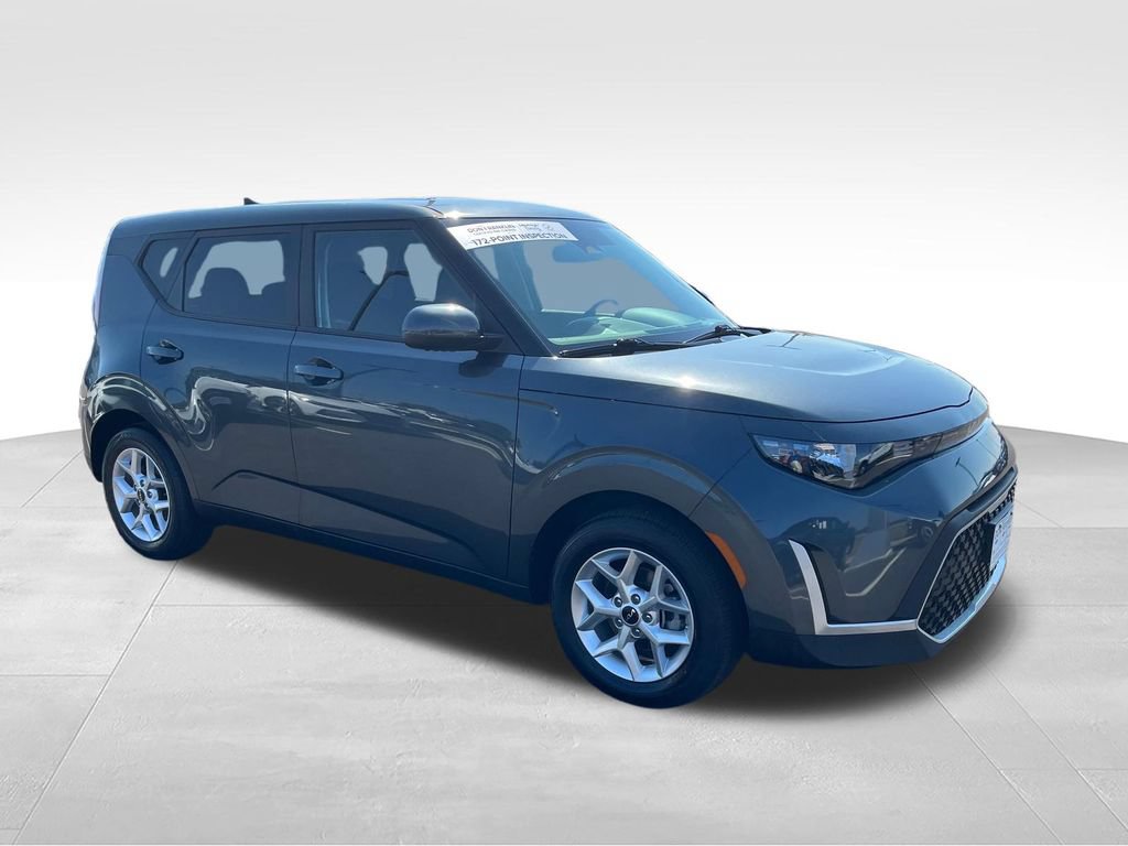 Used 2025 Kia Soul LX w/ LX Technology Package FWD image 7