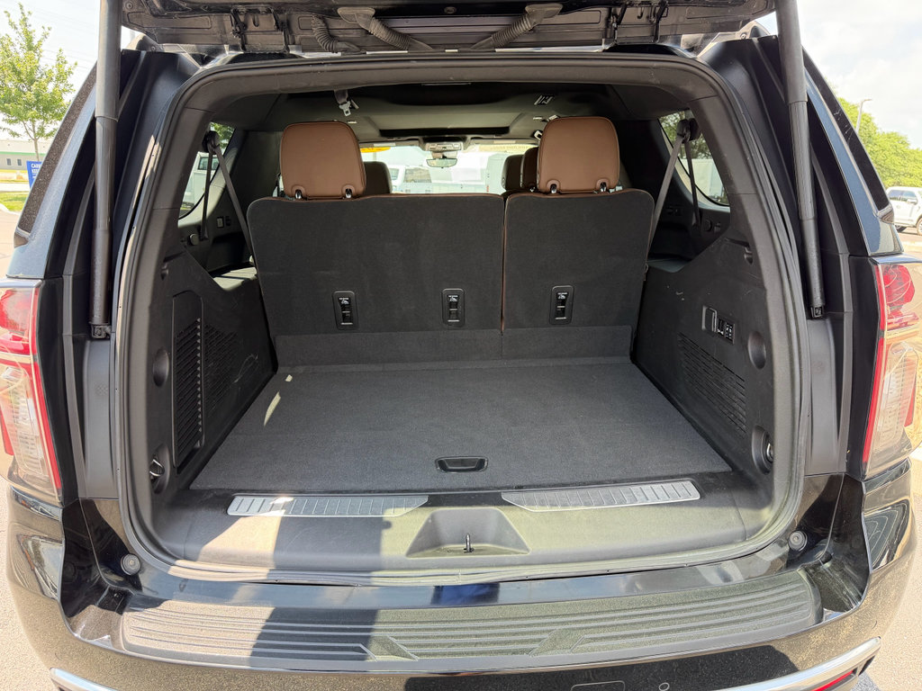 Used 2023 Chevrolet Suburban High Country AWD/4WD image 25