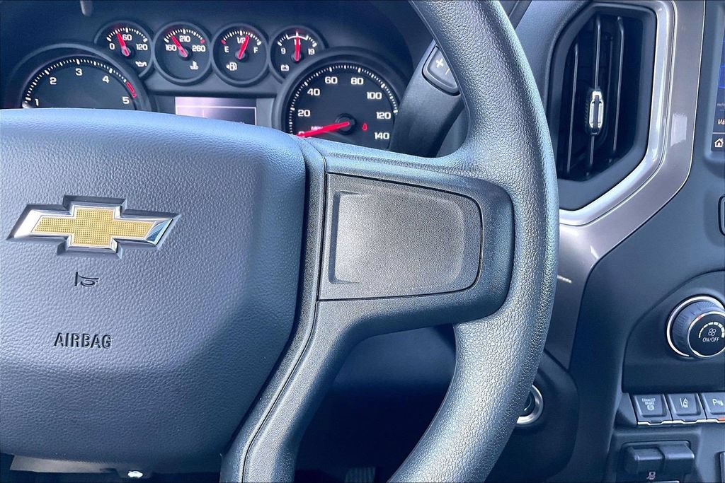 Used 2025 Chevrolet Silverado 2500 Custom w/ Custom Value Package AWD/4WD image 11