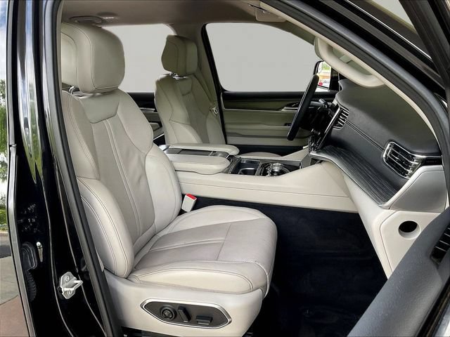 Used 2024 Jeep Wagoneer Series II w/ Flexible Seating Group AWD/4WD image 30