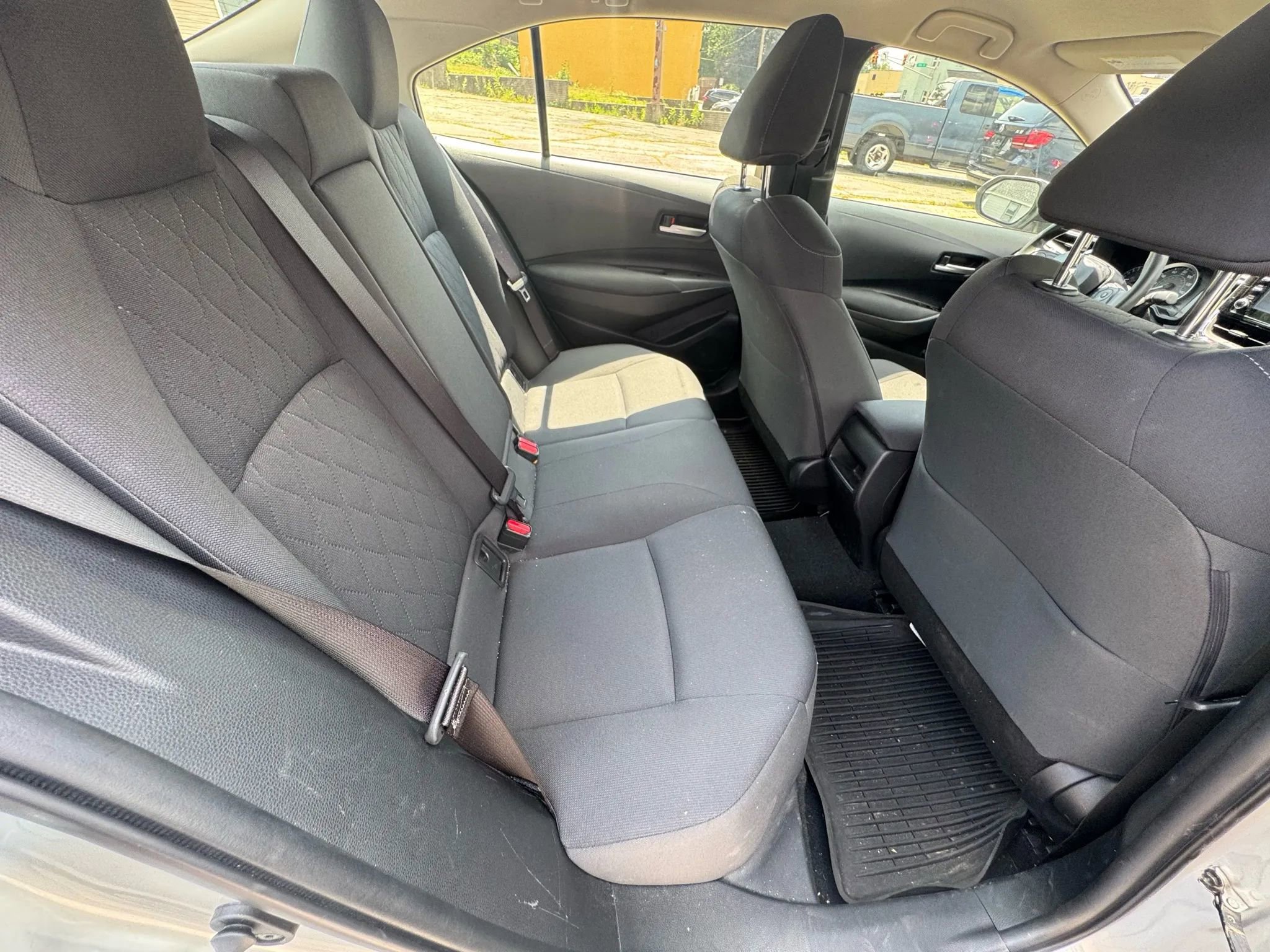 Used 2020 Toyota Corolla LE image 10