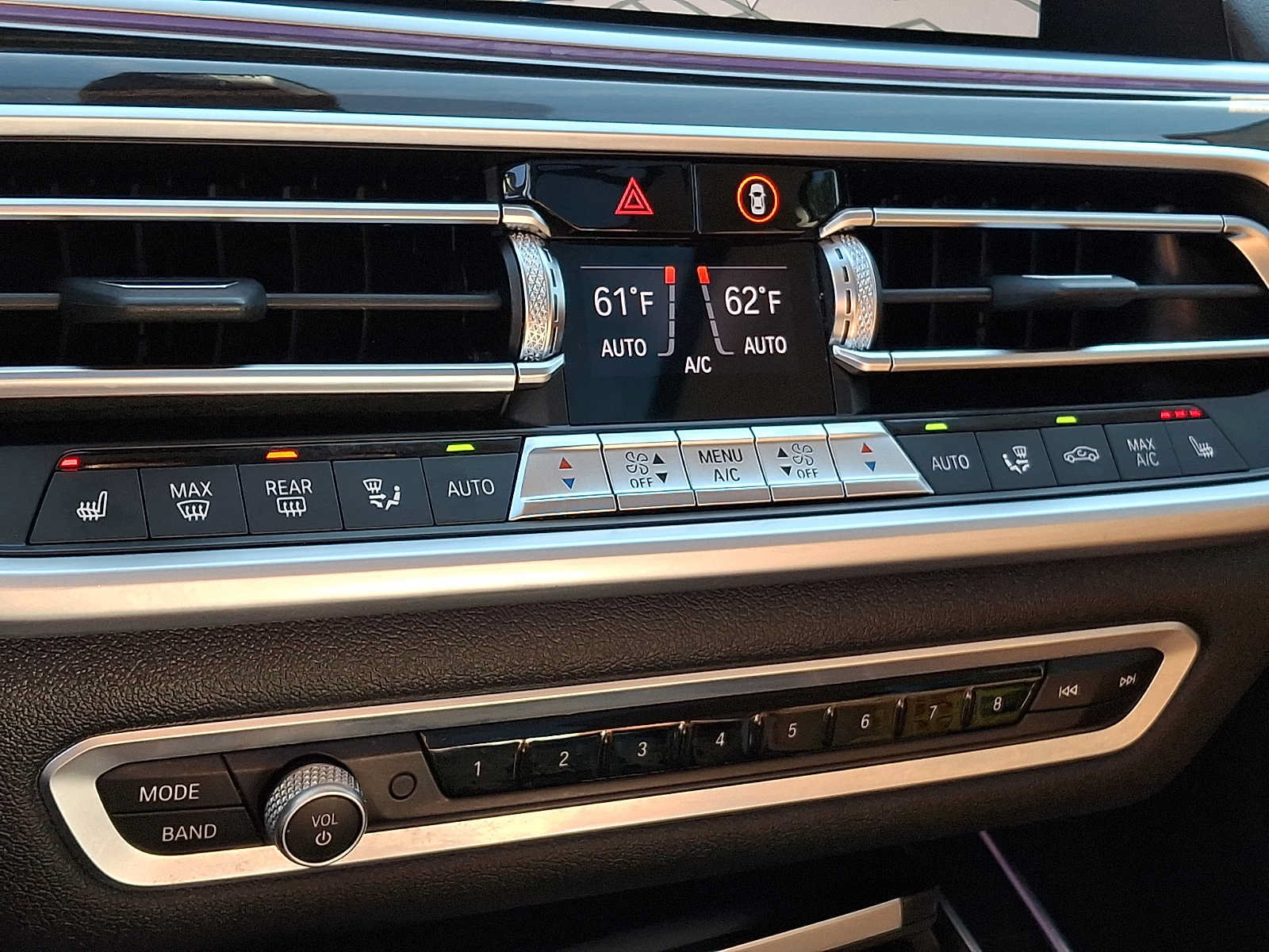 Used 2021 BMW X7 xDrive40i w/ Cold Weather Package AWD/4WD image 15