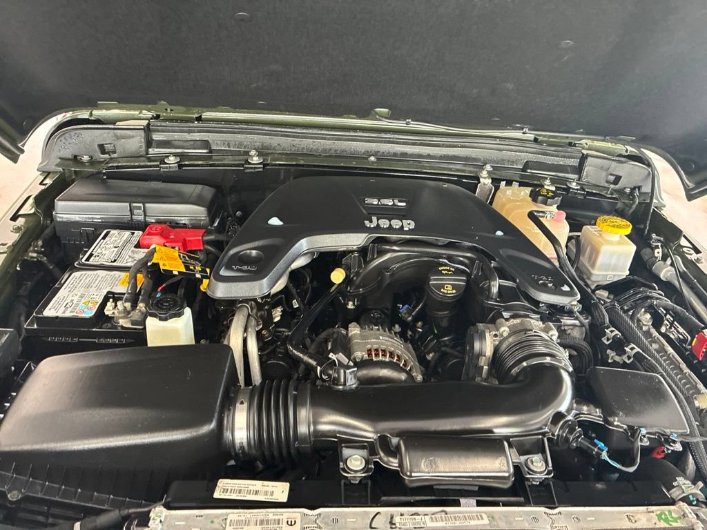 Used 2021 Jeep Gladiator Overland w/ Popular Equipment Package AWD/4WD image 29