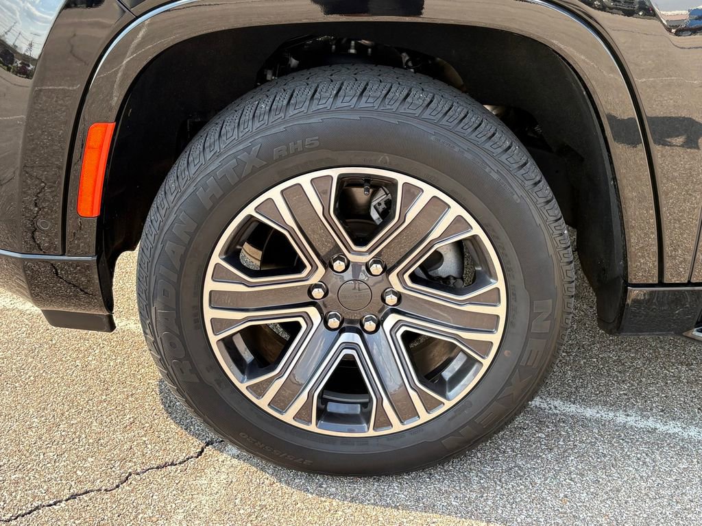 Used 2024 Jeep Wagoneer Series II image 10