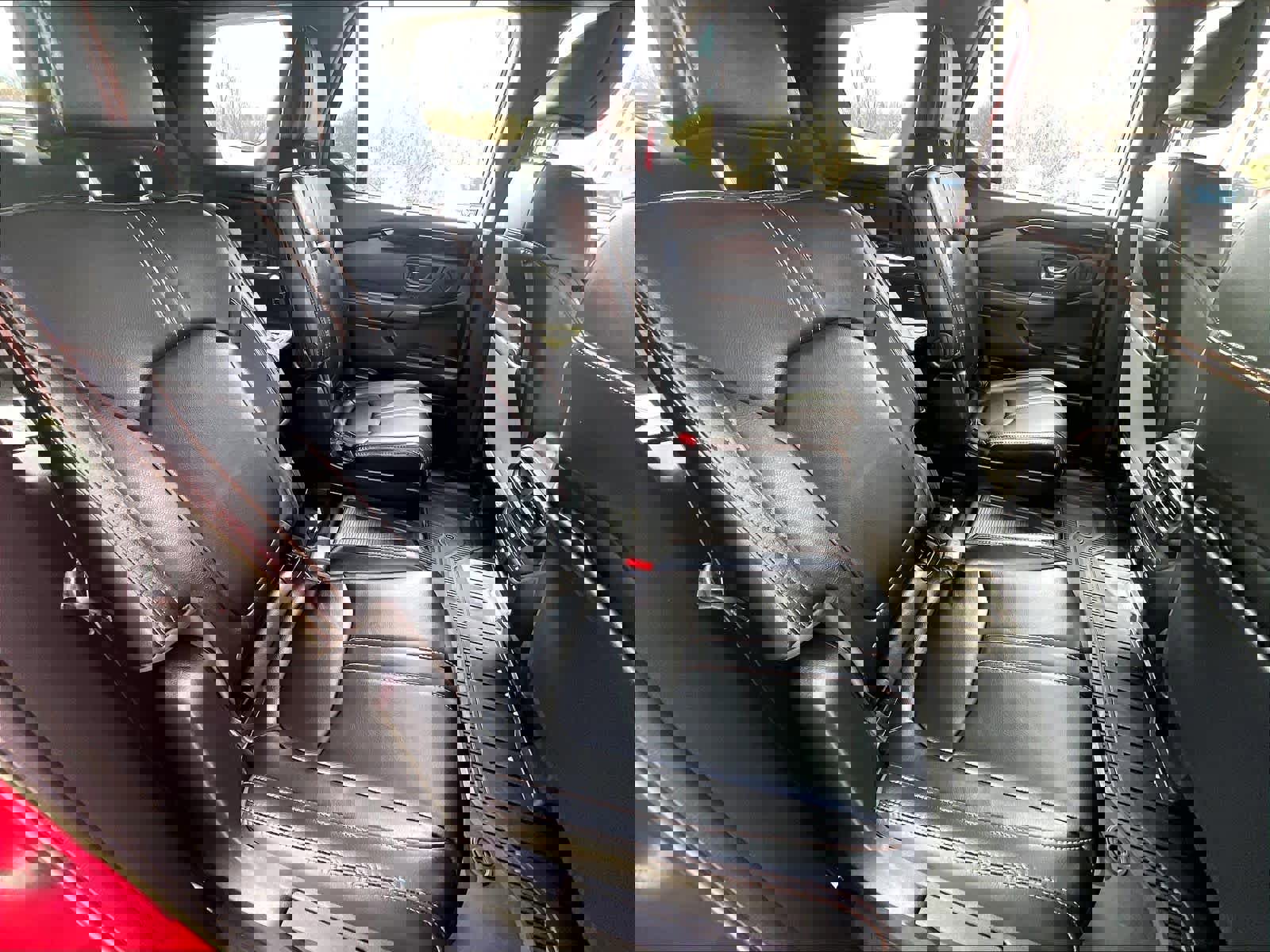 Used 2025 Honda Pilot TrailSport image 16