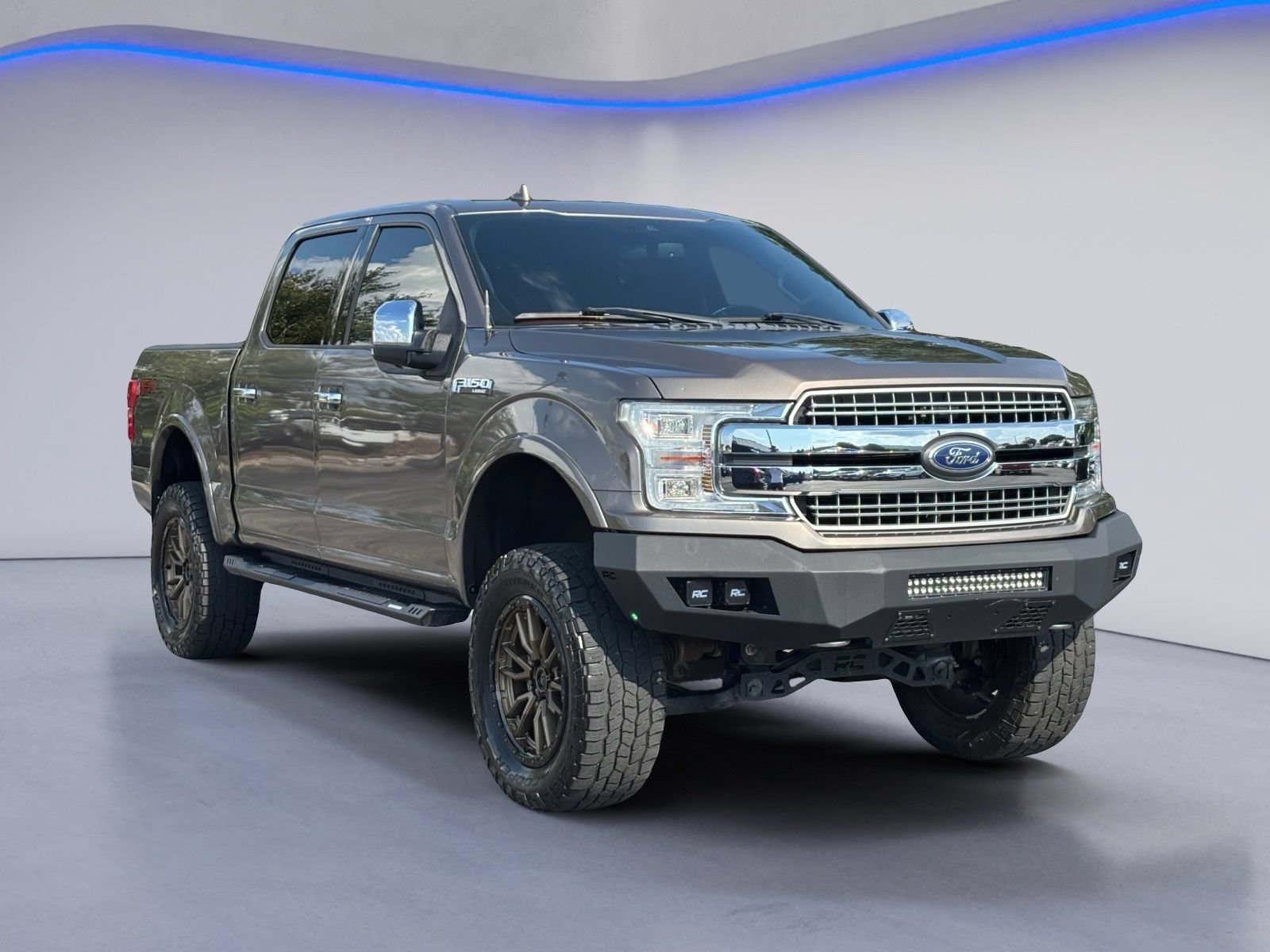 Used 2018 Ford F150 Lariat w/ Equipment Group 502A Luxury AWD/4WD image 5