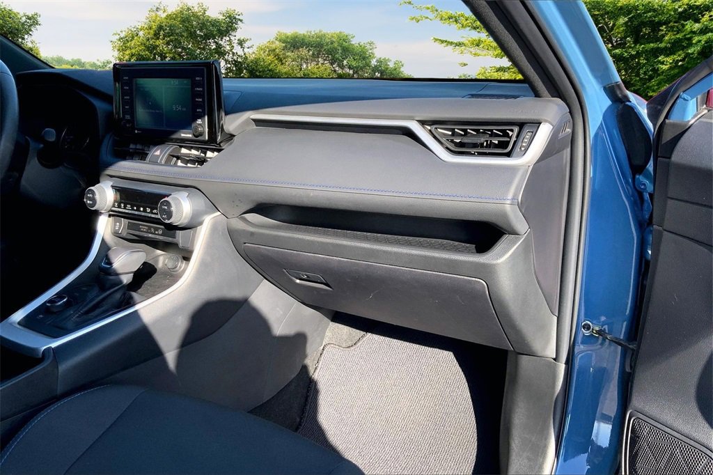 Used 2022 Toyota RAV4 SE image 26