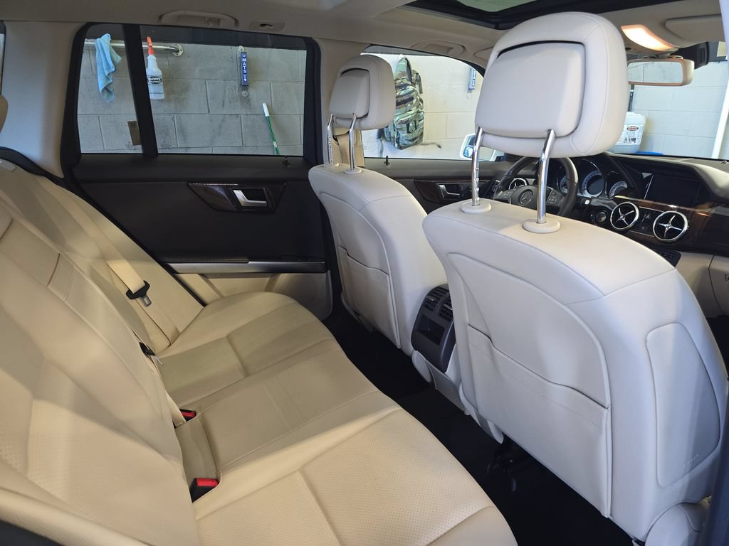 Used 2015 Mercedes-Benz GLK 350 4MATIC image 11