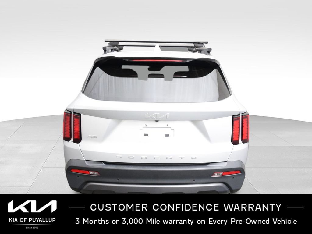 Certified 2022 Kia Sorento S w/ Panoramic Sunroof Package AWD/4WD image 6