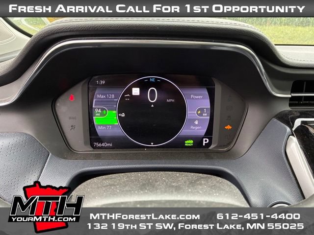 Used 2022 Chevrolet Bolt EUV Premier w/ Sun & Sound Package FWD image 13