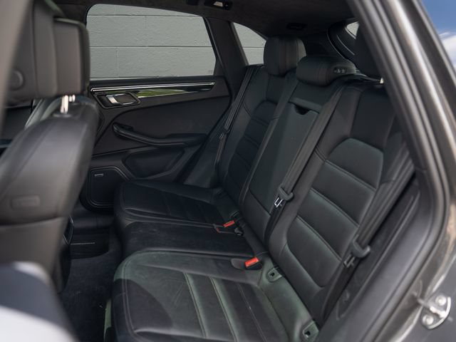 Used 2015 Porsche Macan Turbo AWD/4WD image 18