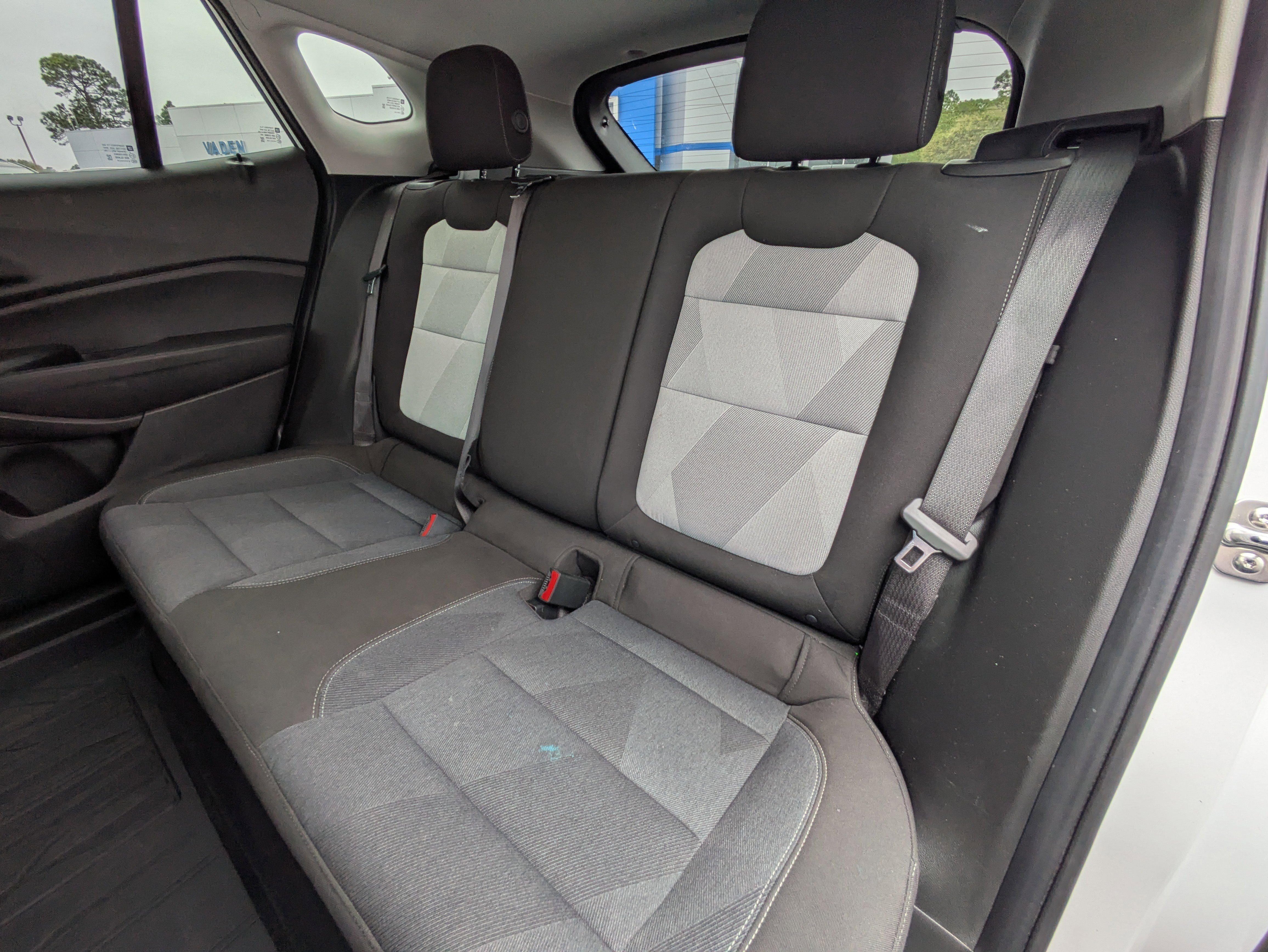 Used 2025 Chevrolet Trax LS FWD image 8