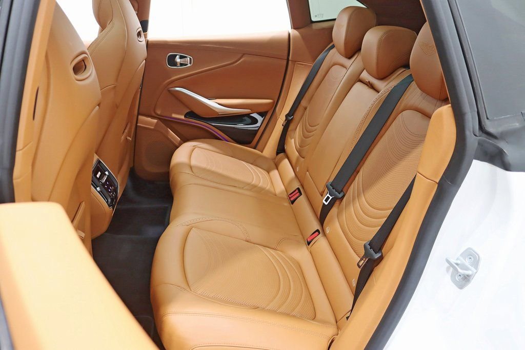 Used 2023 Aston Martin DBX image 35