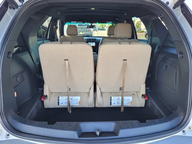 Used 2017 Ford Explorer XLT w/ Equipment Group 202A FWD image 19
