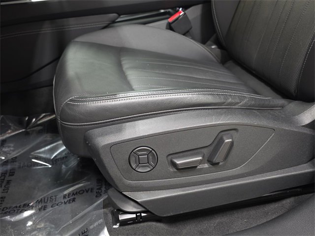 Used 2020 Audi e-tron Premium Plus image 29