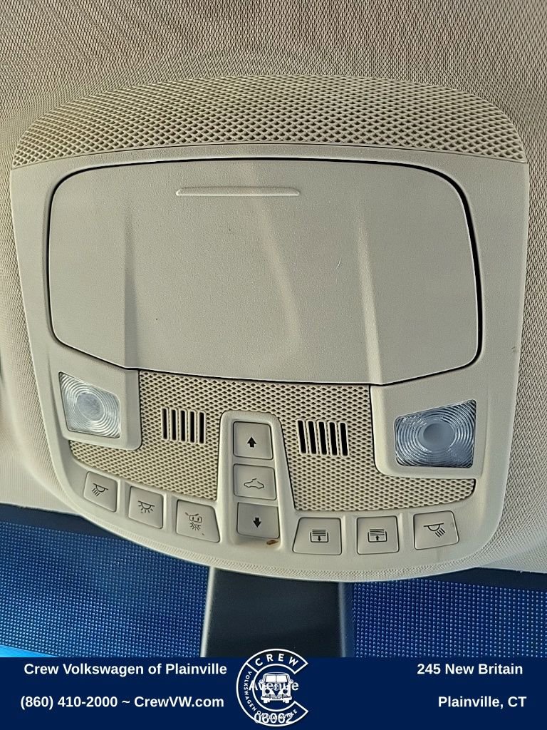 Used 2018 Ford Edge Titanium w/ Equipment Group 302A image 11