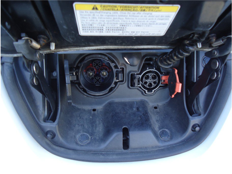 Used 2016 Nissan Leaf SV w/ Premium Package FWD image 35