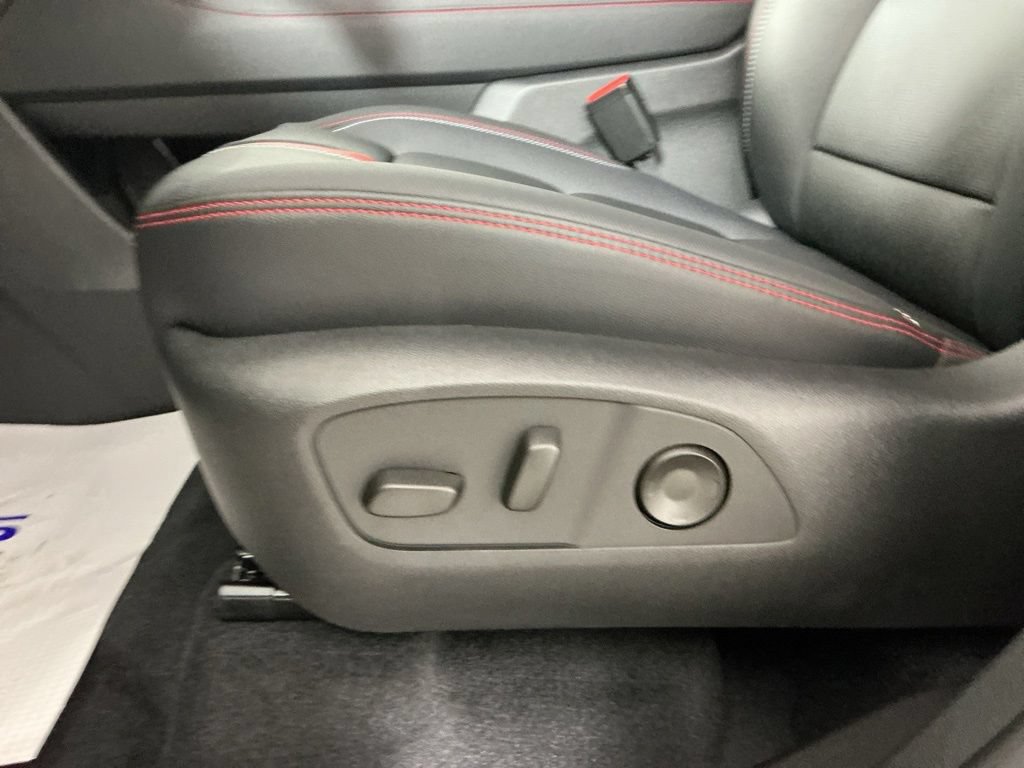 New 2026 Chevrolet Traverse RS AWD/4WD image 6