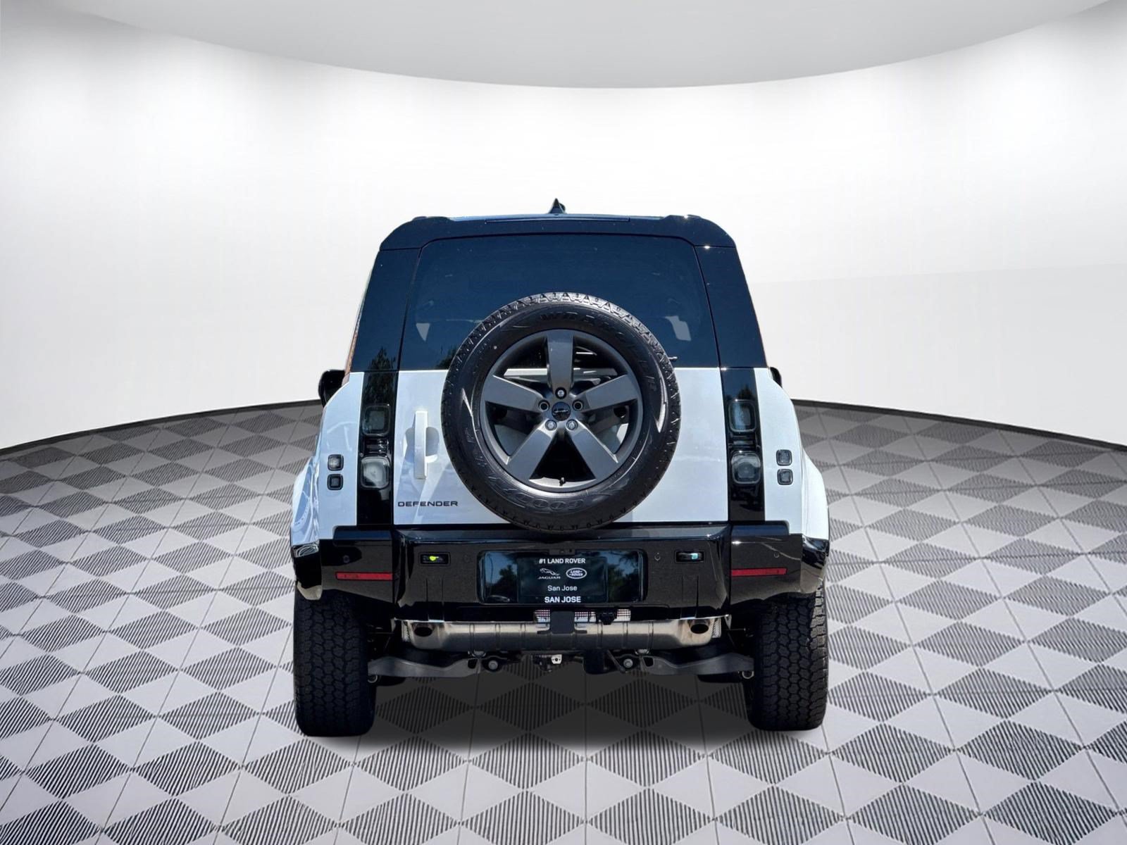 New 2026 Land Rover Defender 110 X-Dynamic SE AWD/4WD image 8