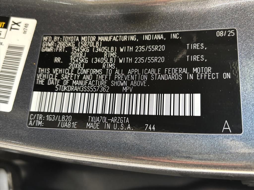 Used 2025 Toyota Highlander Limited image 30