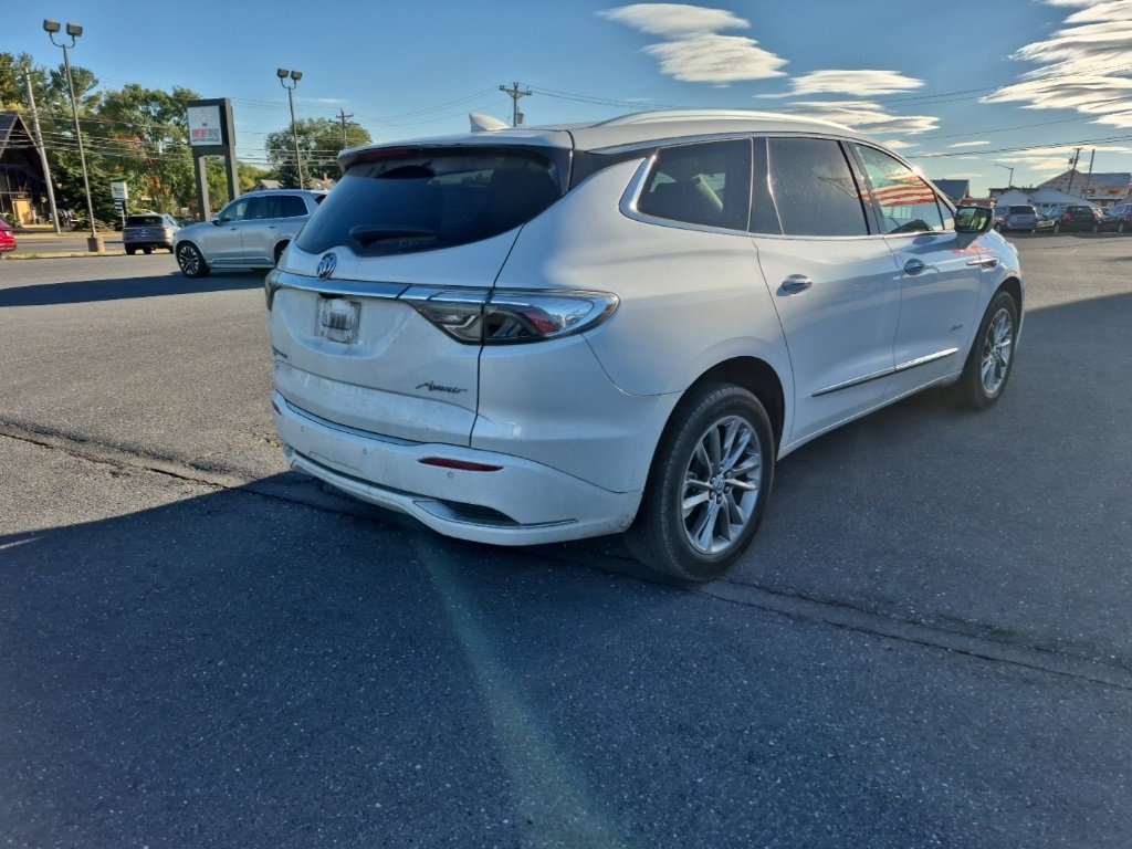 Used 2024 Buick Enclave Avenir image 4