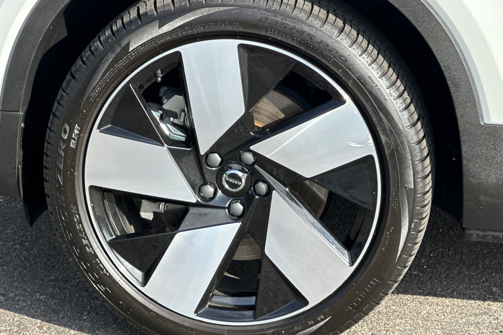 Certified 2024 Volvo XC40 Recharge Ultimate w/ Protection Package Premier RWD image 34
