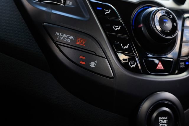 Used 2014 Hyundai Veloster Turbo image 35