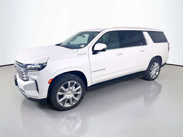 Used 2023 Chevrolet Suburban High Country image 3