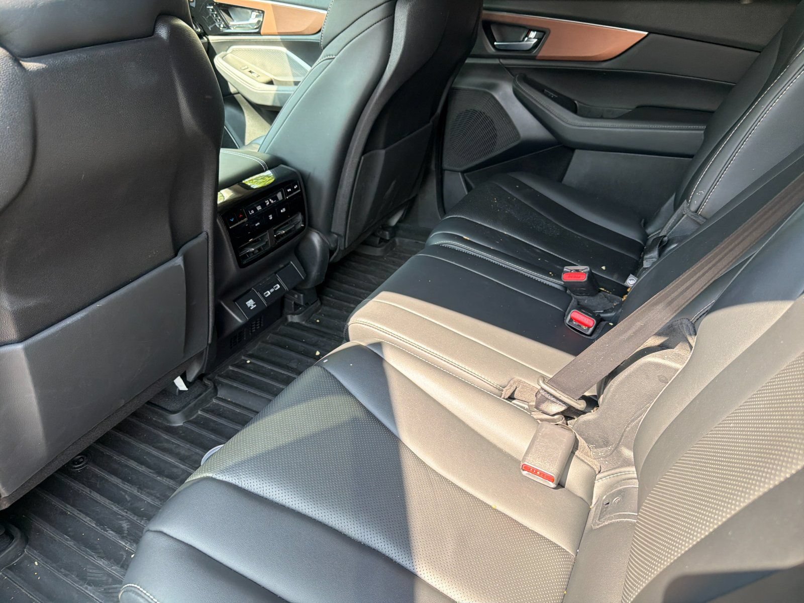 Used 2022 Acura MDX w/ Technology Package AWD/4WD image 9