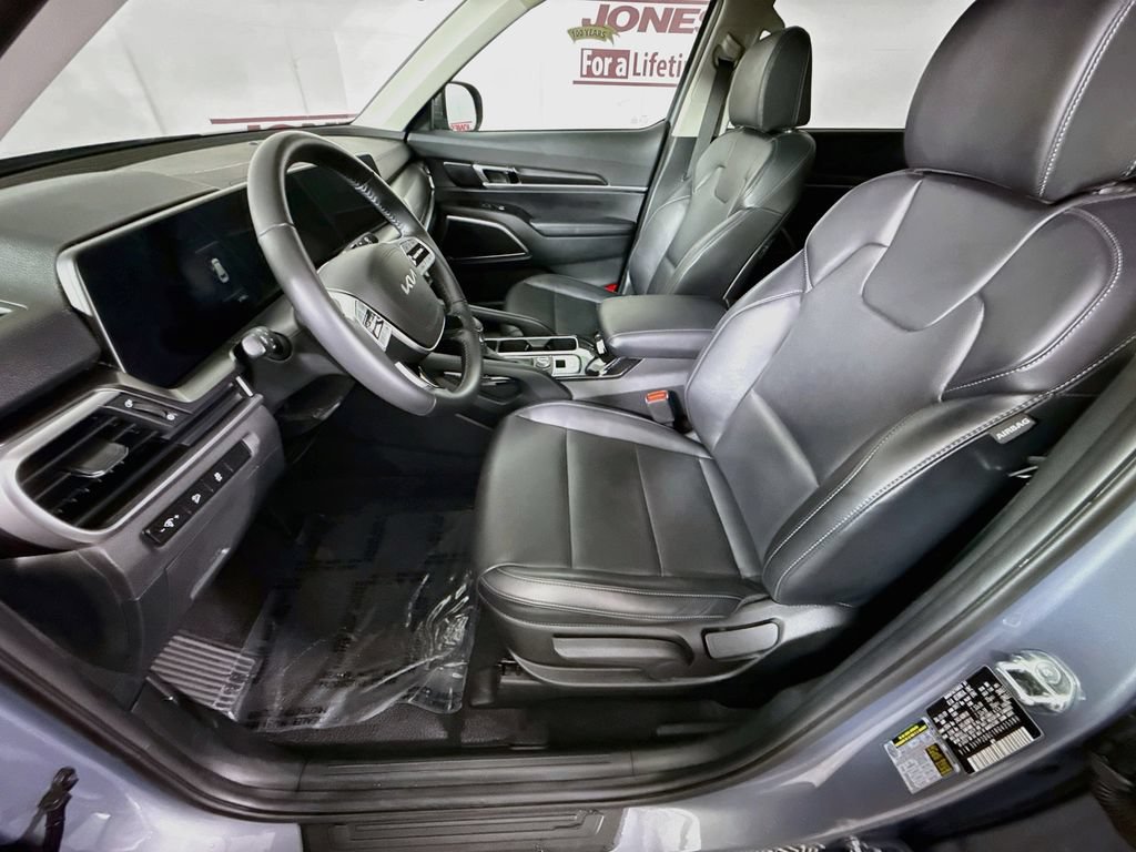 Used 2024 Kia Telluride LX AWD/4WD image 26