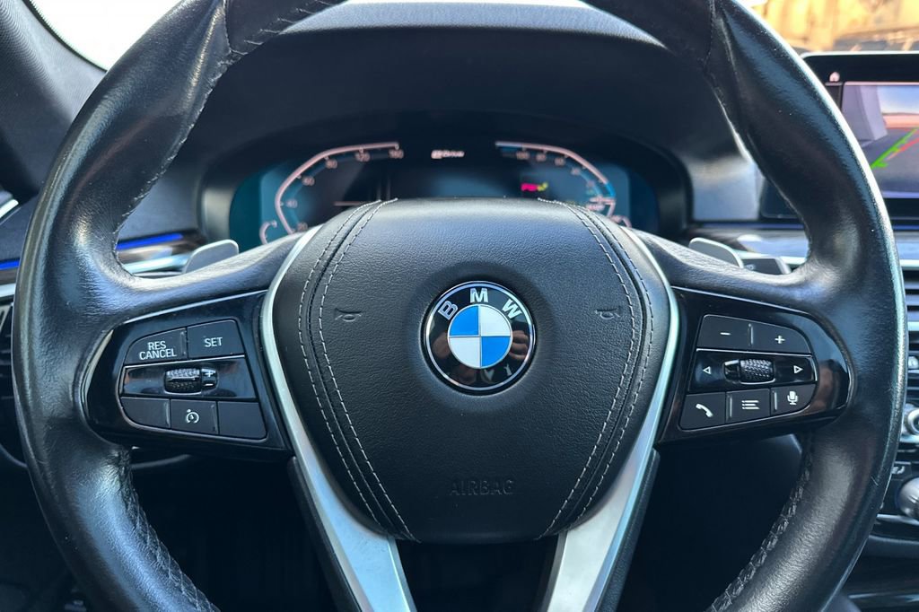 Used 2020 BMW 530e w/ Convenience Package image 25