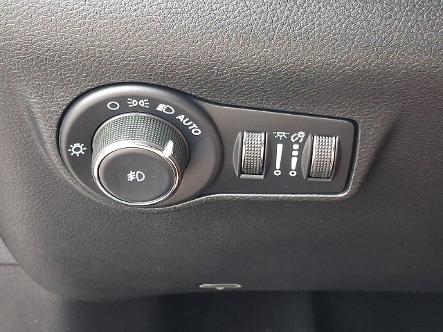 Certified 2022 Jeep Compass Latitude AWD/4WD image 24