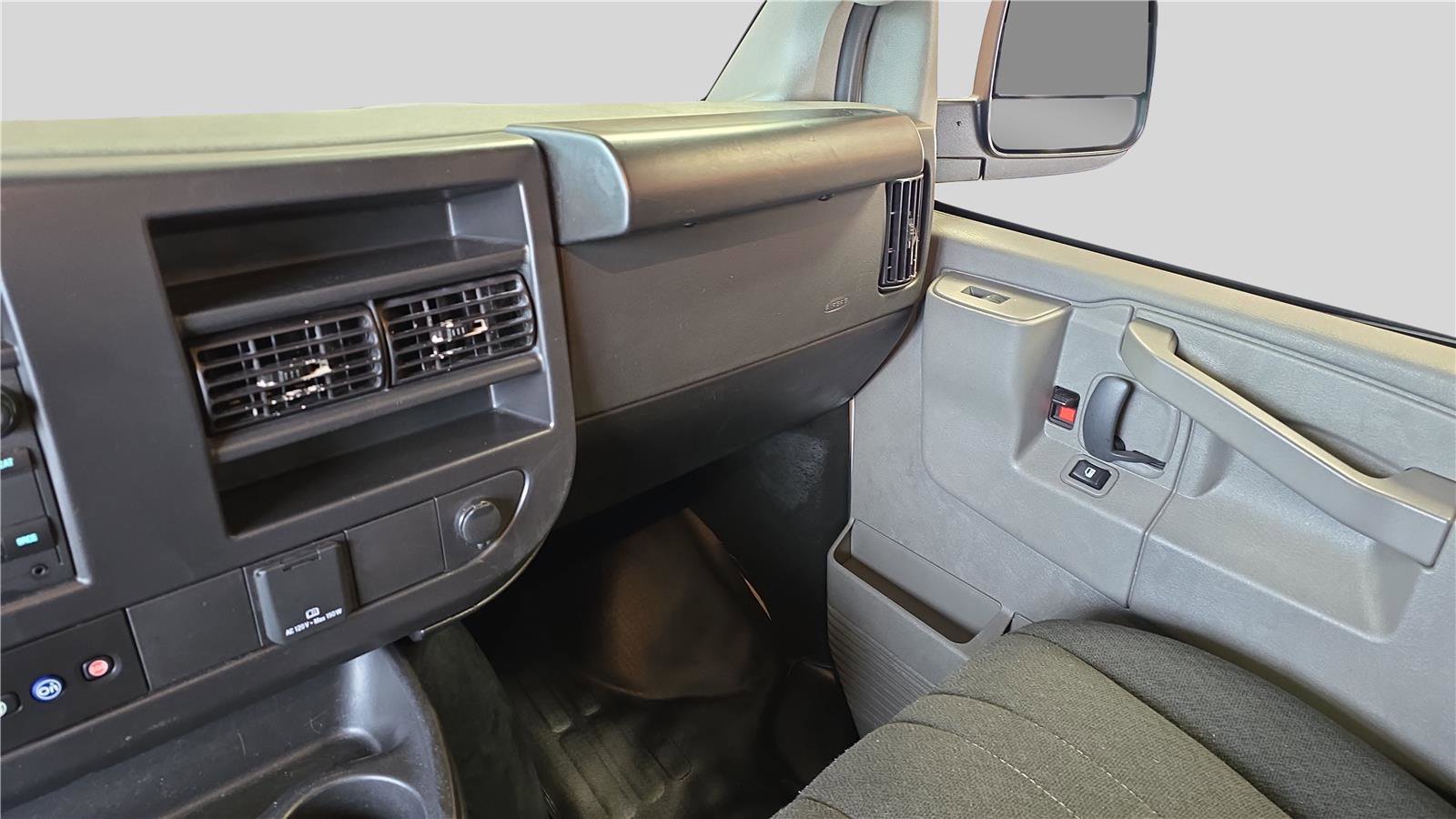 Used 2024 GMC Savana 2500 w/ Driver Convenience Package image 23