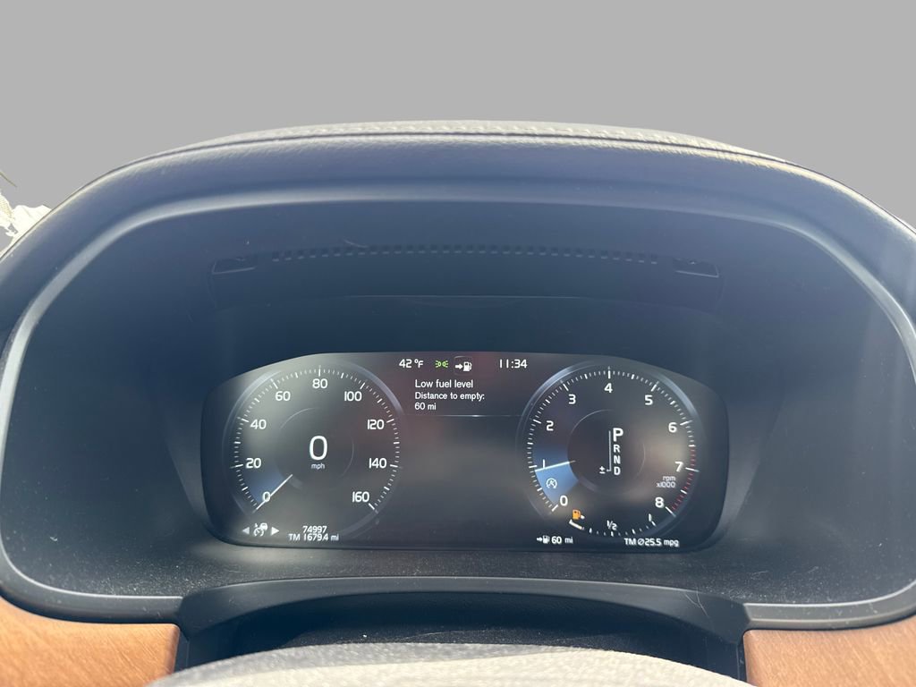 Used 2018 Volvo S90 T6 Inscription w/ Convenience Package image 16