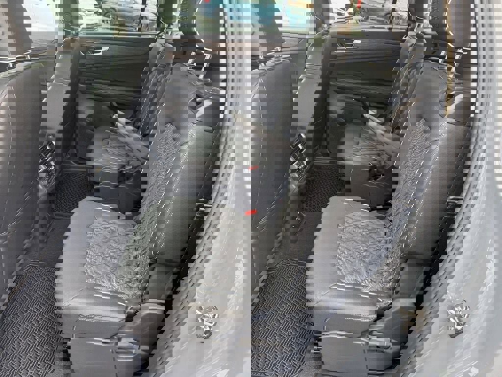 Used 2025 Volkswagen Atlas SEL Premium R-Line image 10