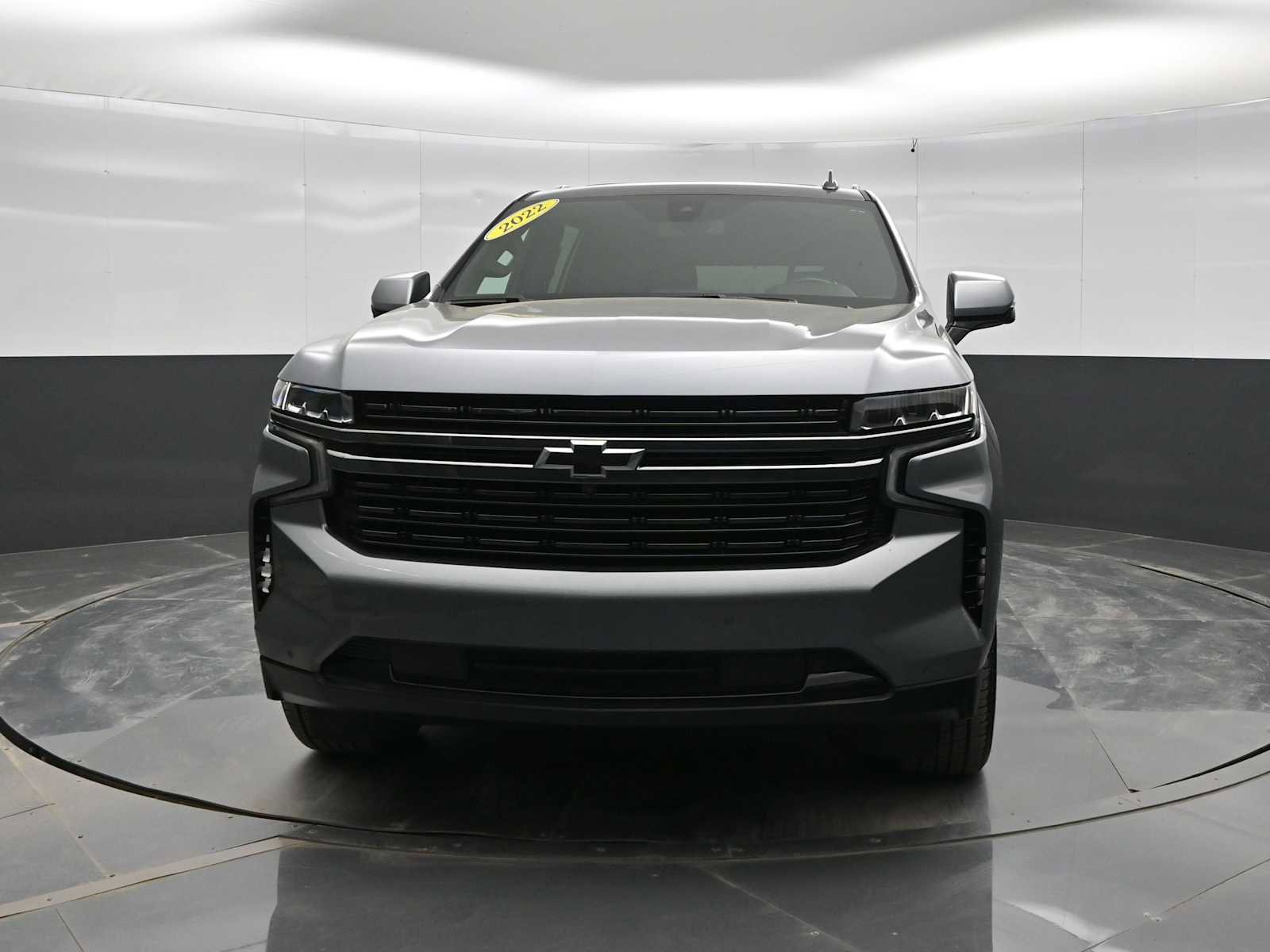 Used 2022 Chevrolet Suburban RST w/ Luxury Package AWD/4WD image 3