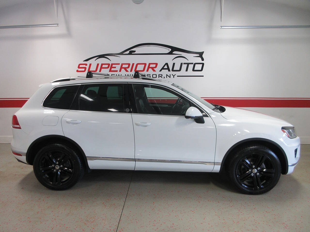 Used 2017 Volkswagen Touareg Wolfsburg Edition AWD/4WD image 6