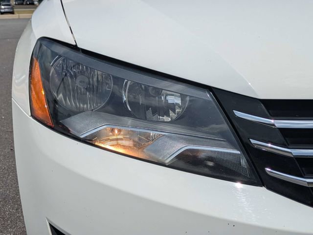 Used 2015 Volkswagen Passat TDI SEL Premium FWD image 10