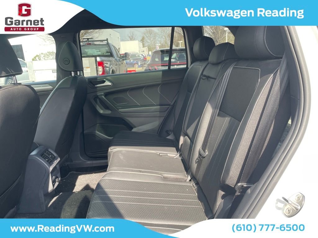 Certified 2023 Volkswagen Tiguan SE R-Line AWD/4WD image 11
