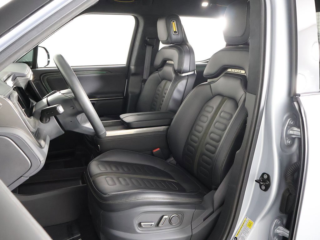 Used 2022 Rivian R1T Adventure image 31