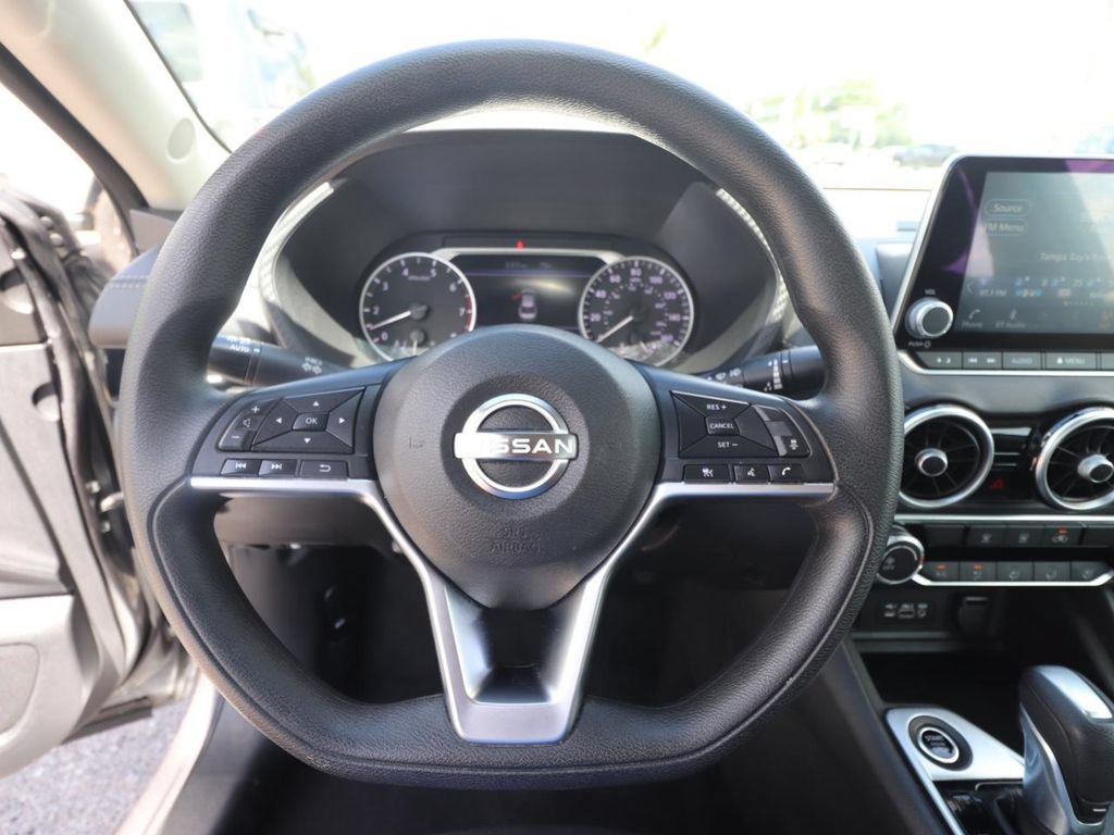 Used 2024 Nissan Sentra SV FWD image 17