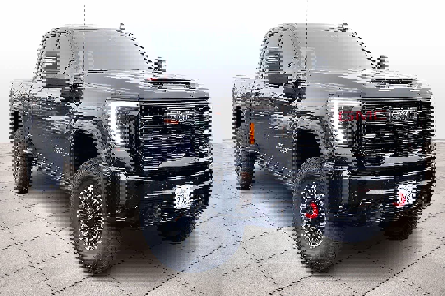 Used 2024 GMC Sierra 2500 AT4X image 2