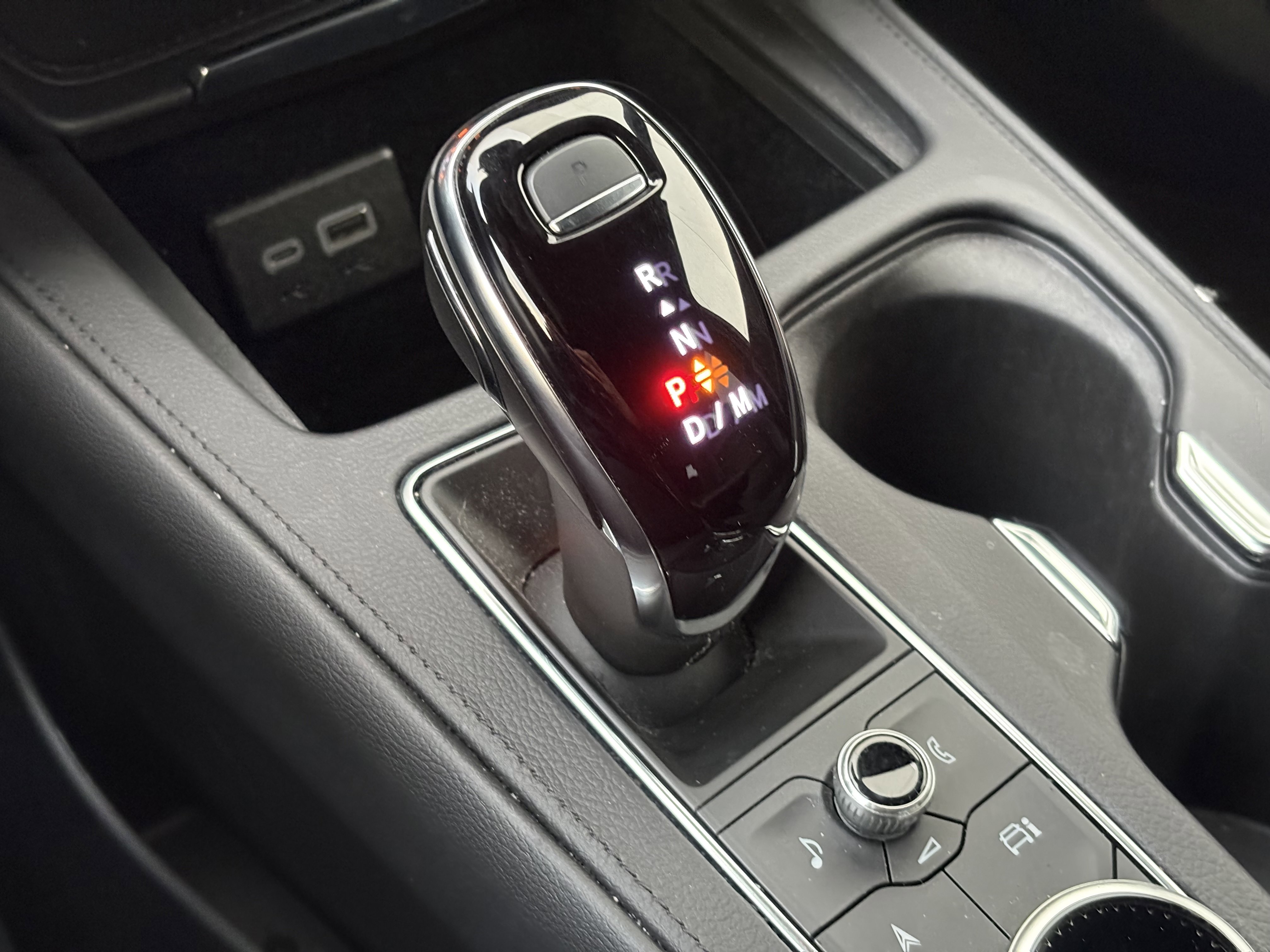 Certified 2025 Cadillac XT4 Premium Luxury image 25