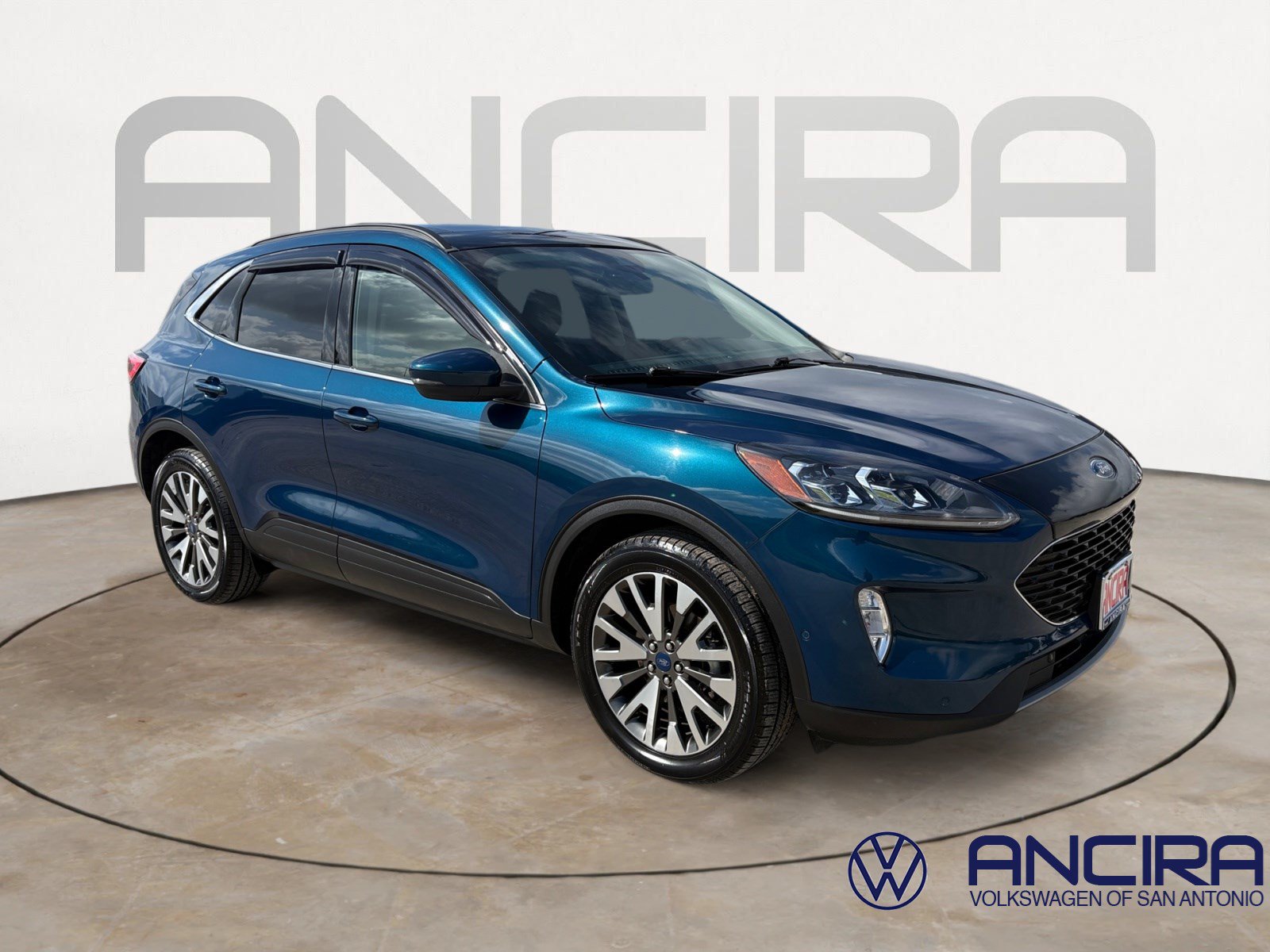 Used 2020 Ford Escape Titanium AWD/4WD image 1