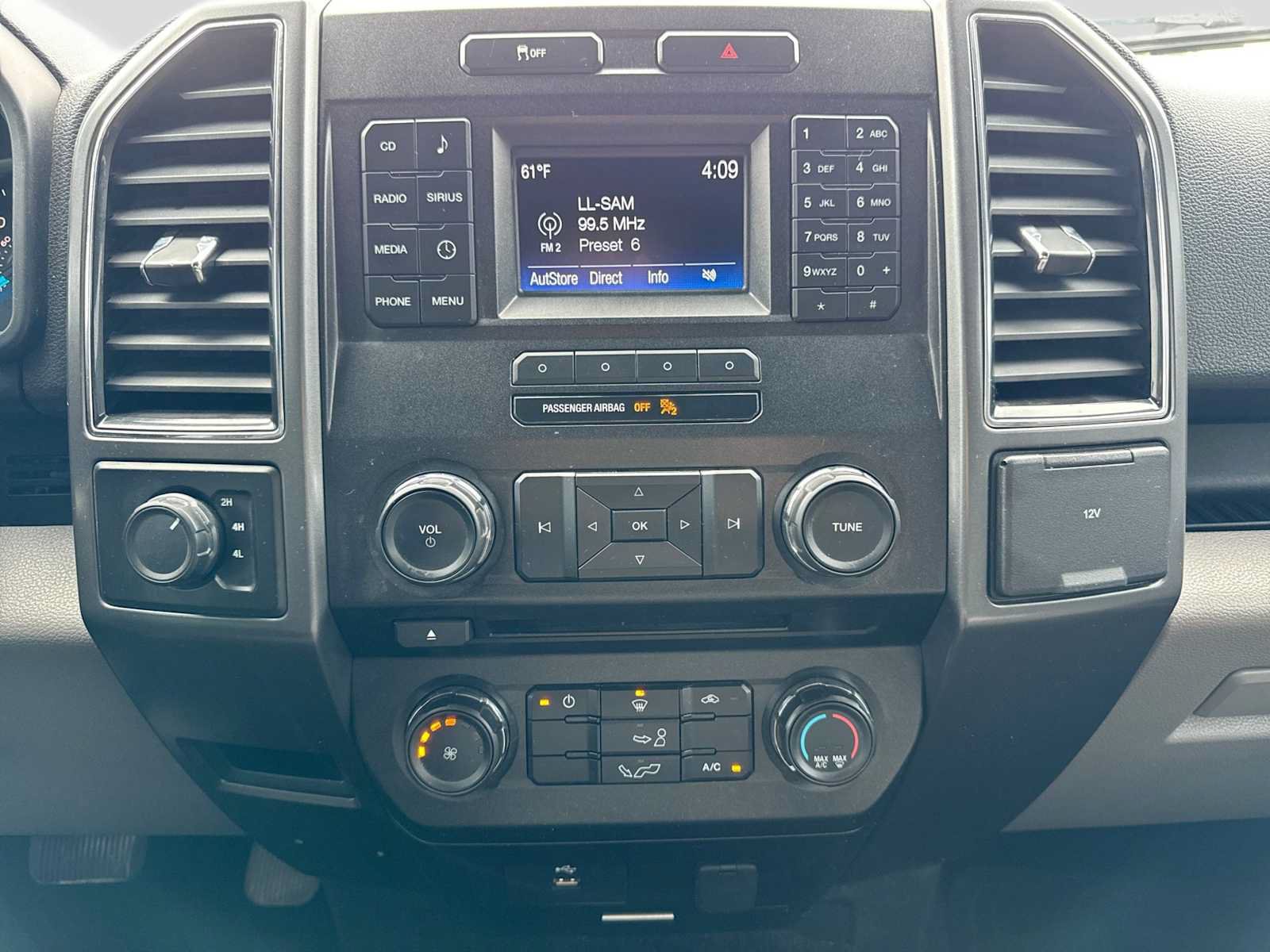 Used 2017 Ford F150 XLT AWD/4WD image 26