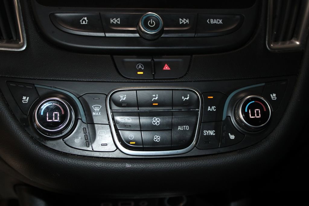 Used 2025 Chevrolet Malibu LT FWD image 32